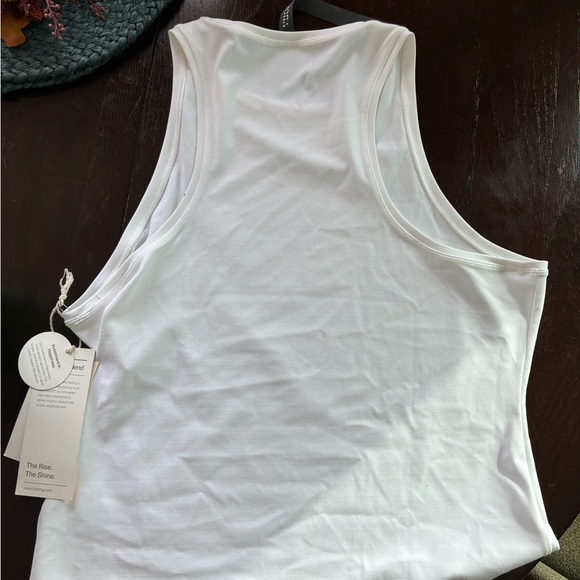 Vuori Crisp White Top - Picture 5 of 5
